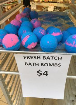 Bath bombs soaps and wax melts