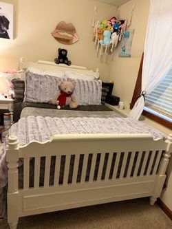 Beautiful 4-Piece Solid Wood Full Bedroom Set – Cottage White