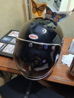 Lightly/gently used once XL Bell Custom 500 FMVSS NO.218..