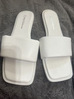 New Women Sandals Sz 11 Fashion Nova