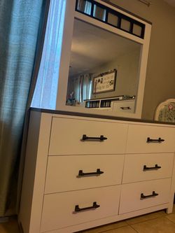 Bedroom set of 4