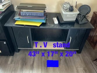 . V   stand  (43" x 17" x 20")  -  $10