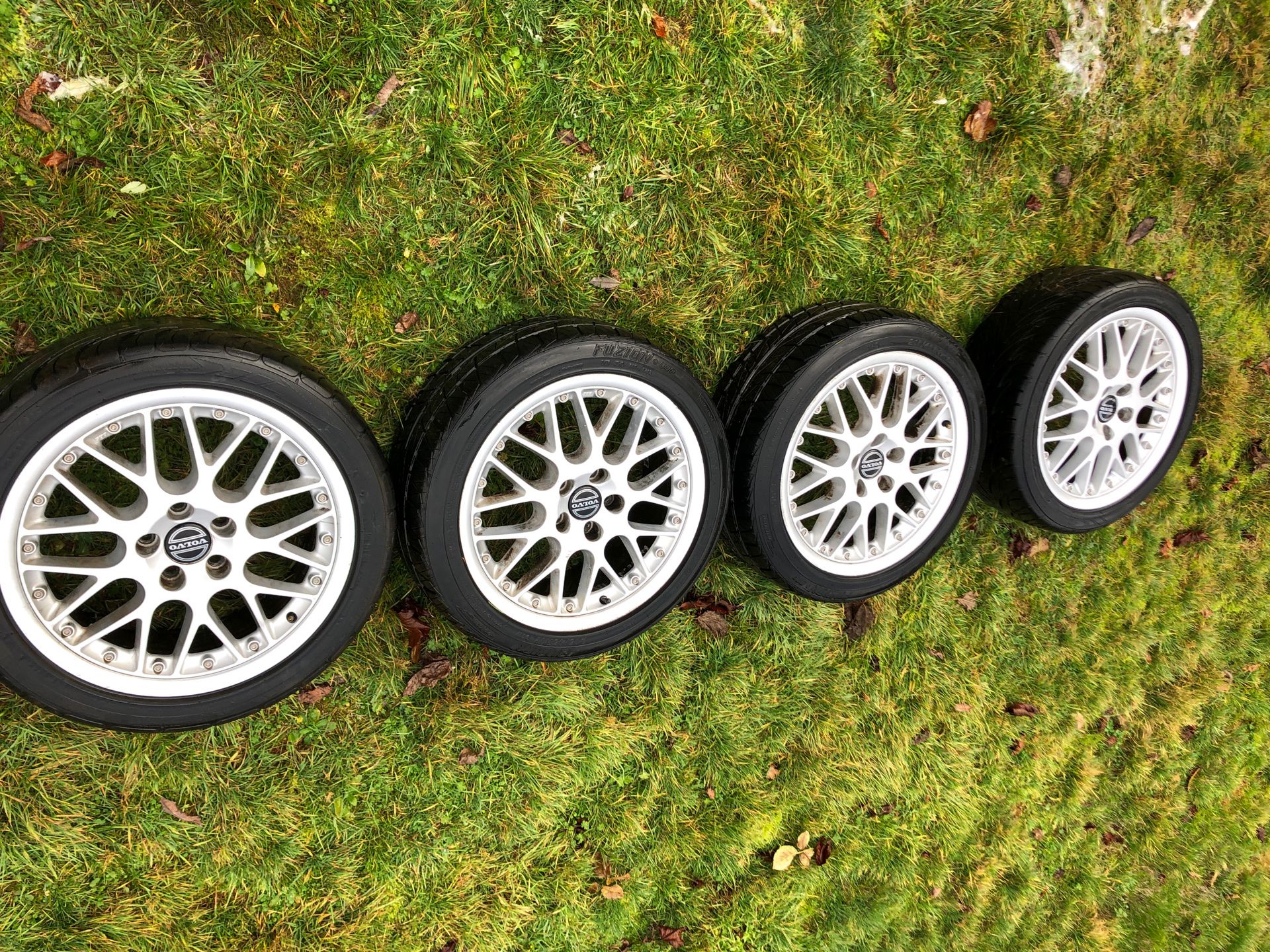 Volvo V70 17" OEM Wheels good tires will fit other Volvo’s