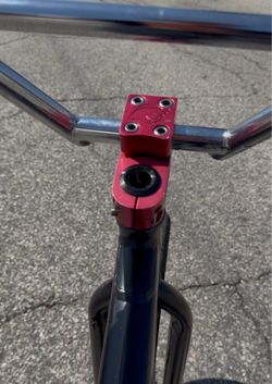 Chrome Two wheel gang bars red se  stem red demolitions pedals zees cranks nothing is cracked  lmk for money offers and trading offers fxd