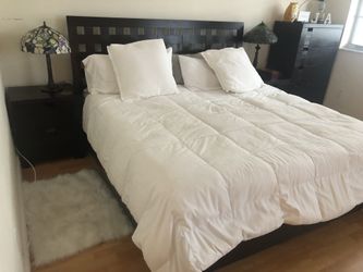 King Bedroom Set - Dark Chocolate Accepting Offers