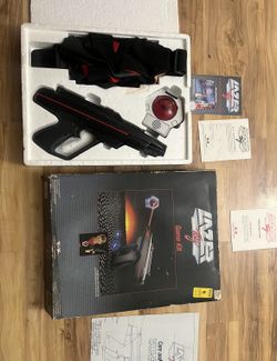 1986 Worlds of Wonder Lazer Tag Game Kit Complete in Box NOB + xtra chest sensor
