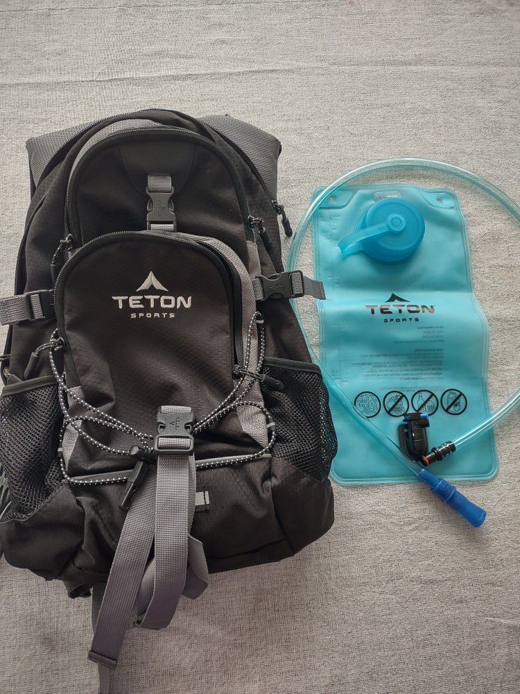 TETON Sports Oasis Hydration Backpacks