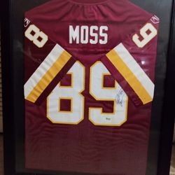 Santana Moss Sign Frame Jersey With Certificate Of Authenticity