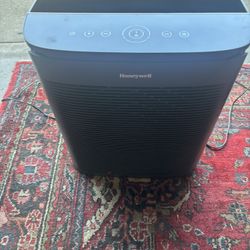 PowerPlus HEPA Air Purifier, Extra-Large Room (530 sq. ft.) Black