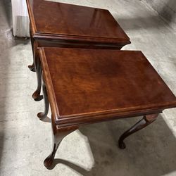 A set of two beautiful End tables,