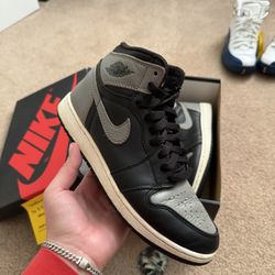 Jordan 1 Shadow Size 5.5Y Og Box $80 FIRM