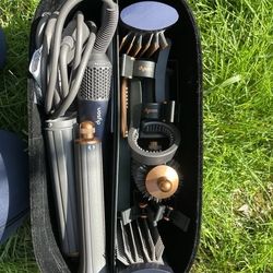 Dyson Airwrap Styling Set - Black and Gold