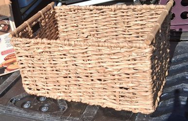 Wicker basket and tray. 2 plastic baskets