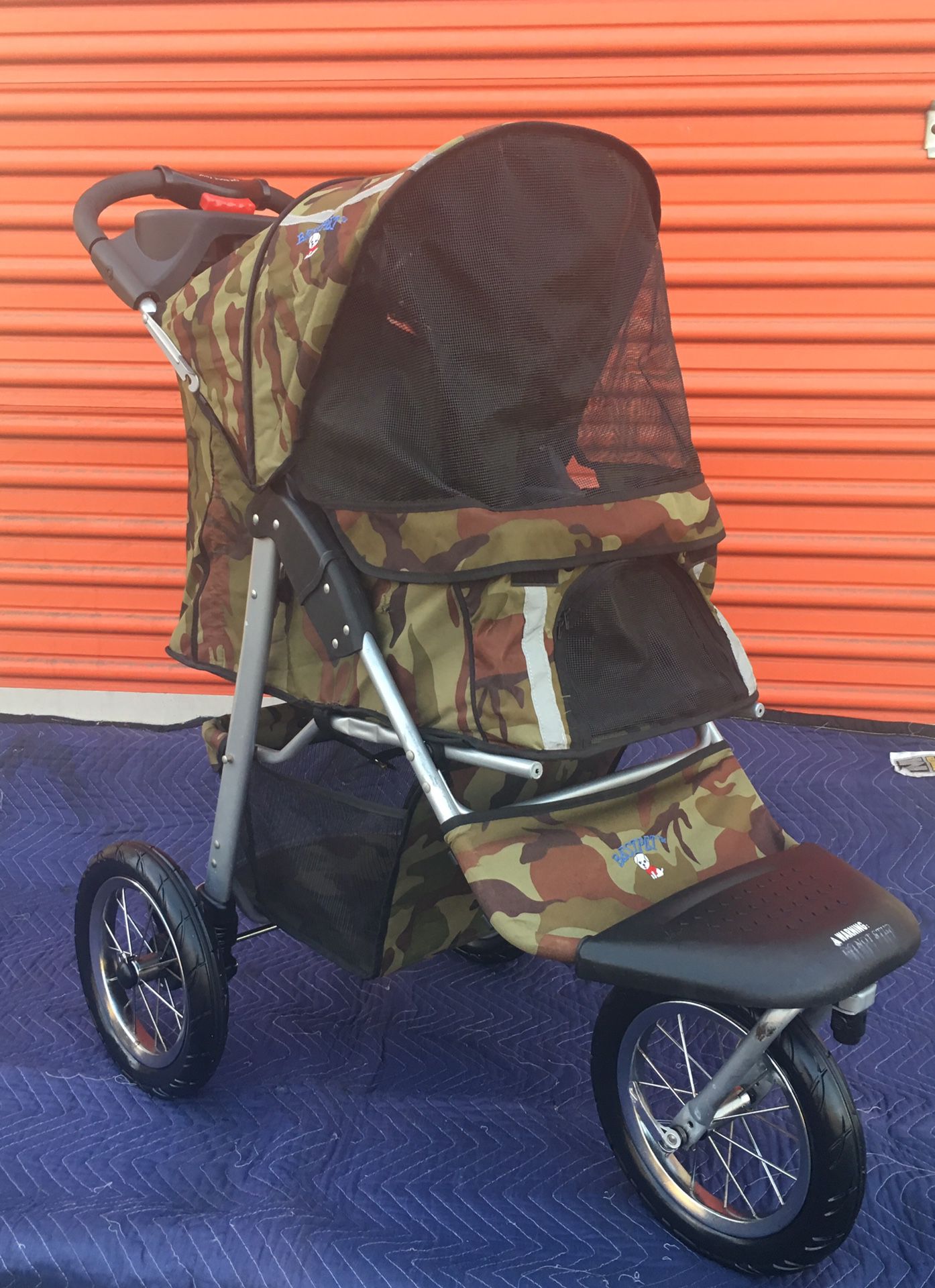 Pet stroller by BESTPET ... like new ( very little use !)... looks great, rolls so Easy !