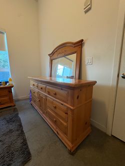 Broyhill dresser
