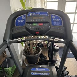 Horizon Fitness treadmill Like New