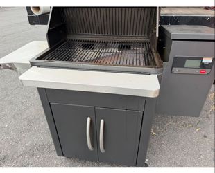 TRAEGER SILVERTON 620 PELLET GRILL SMOKER WITH DIGITAL TECHNOLOGY USED WORKS GREAT