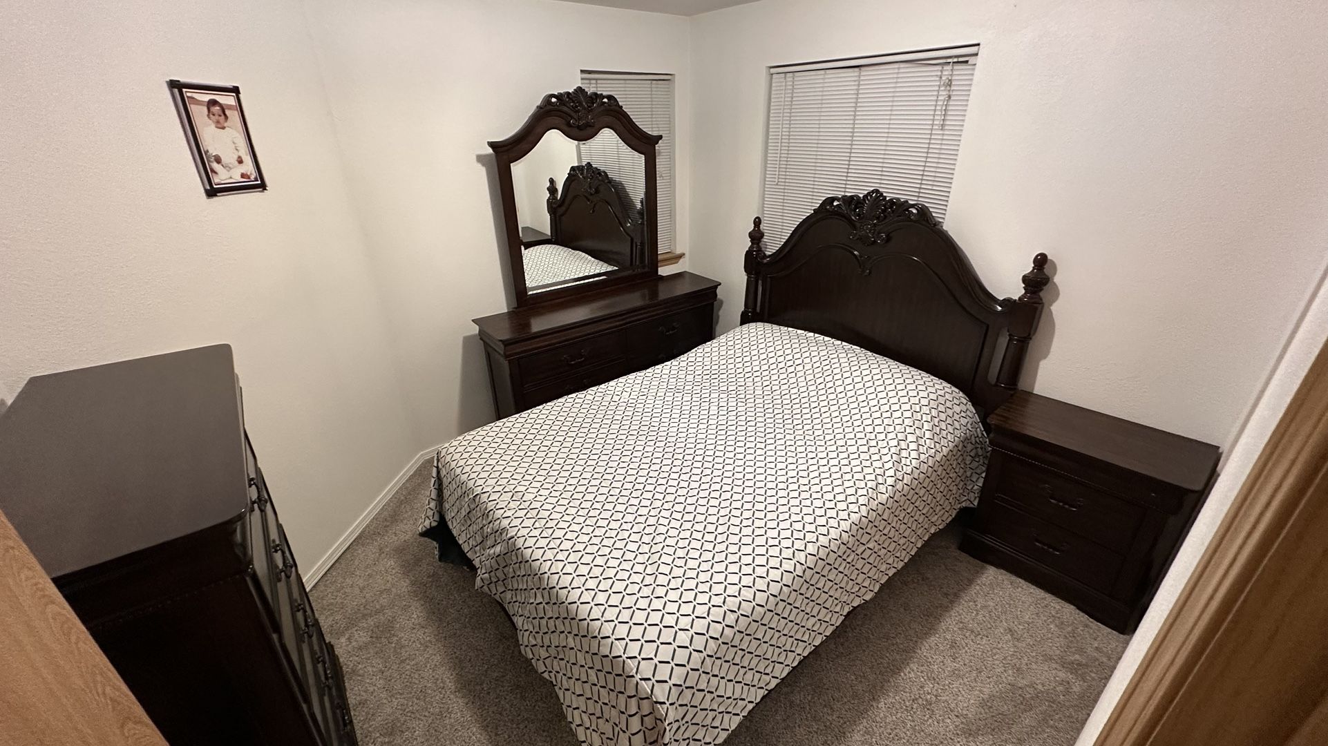 Queen Size Bed Room Set
