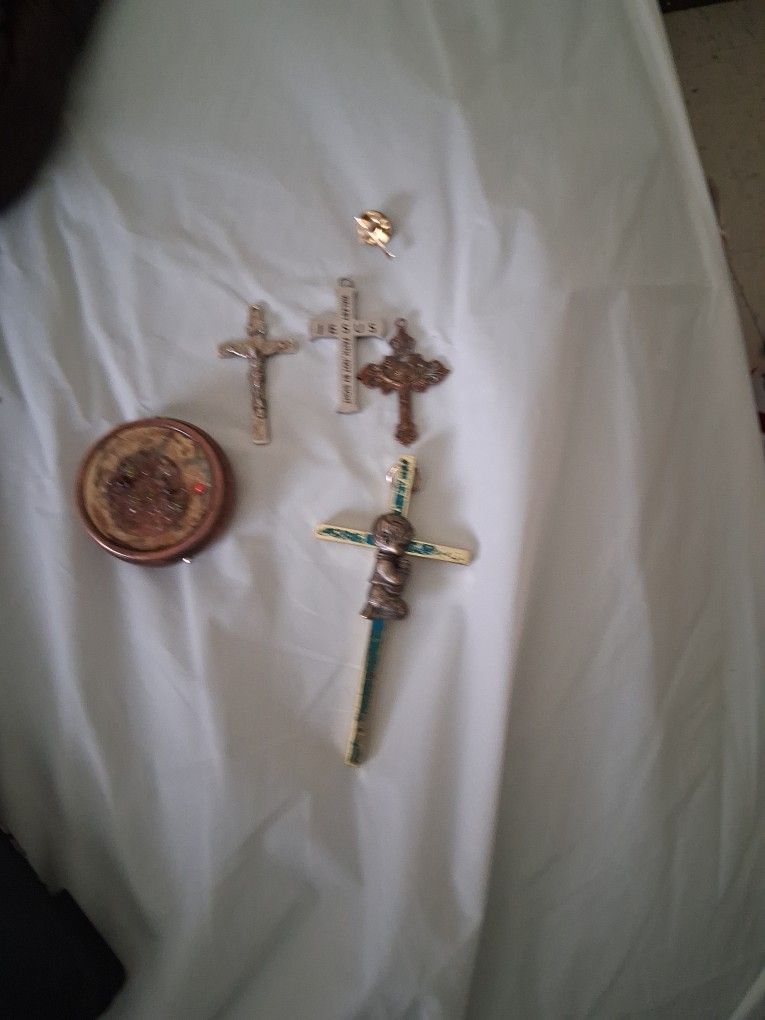 Old Crosses And Copper Vintage Round Box