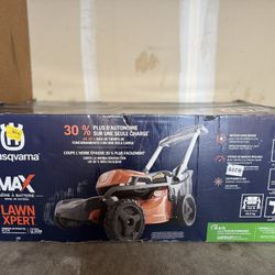 Husqvarna Lawn Xpert LE-322R Battery Powered Self Propelled Lawn Mower with Brushless Motor, Electric Lawn Mower for Small Yards (1/4-1/2 Acre), 40V L