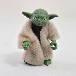 Vintage 1980 Kenner Star Wars Action Figure Yoda  Hong Kong