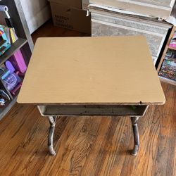 Nice Adjustable School Desk