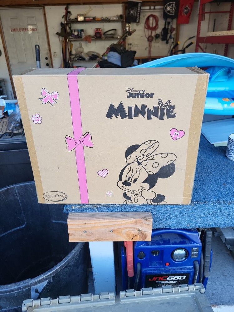 Disney Minnie Bowfabulous Home. Sealed
