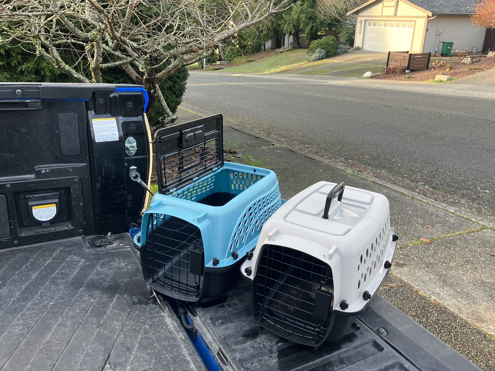 Small Dog Cat Rabbit Bunny Kennel Crate Carrier Like New 20” L by 10” W by 10” H $20 Each