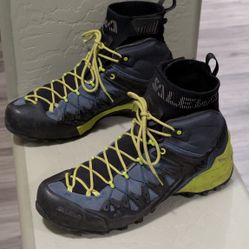 Salewa Wildfire Edge Mid GTX Hiking Boots - Size 10