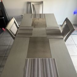 Dinning Table 