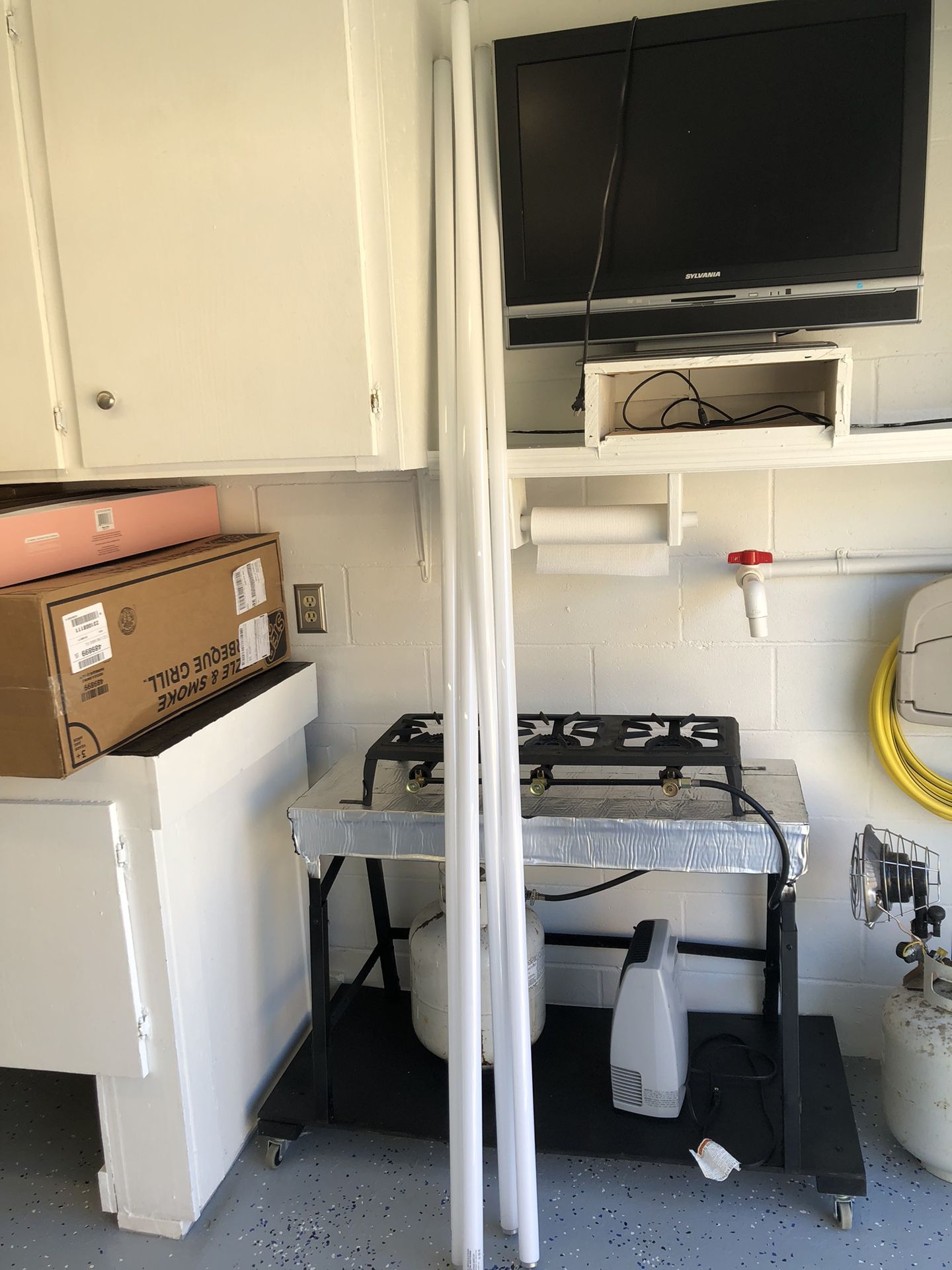 Four 8 Foot Utility Bulbs For Shop Lights