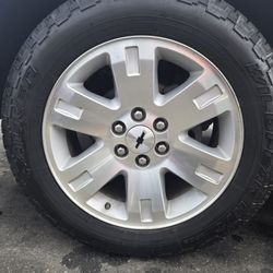20” OEM Chevy Silverado / Tahoe Wheels – With Lugs & Caps – $550