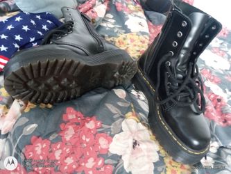 Docs Size 7 (fits just fine)