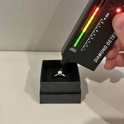 VVS1 Moissanite Engagement Ring