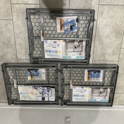 Expandable Pet Gate / Baby Gate - Fits Openings 28” - 42”