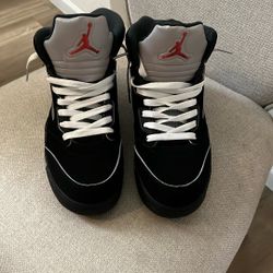 Air Jordan’s 5 Retro Black Metallic 