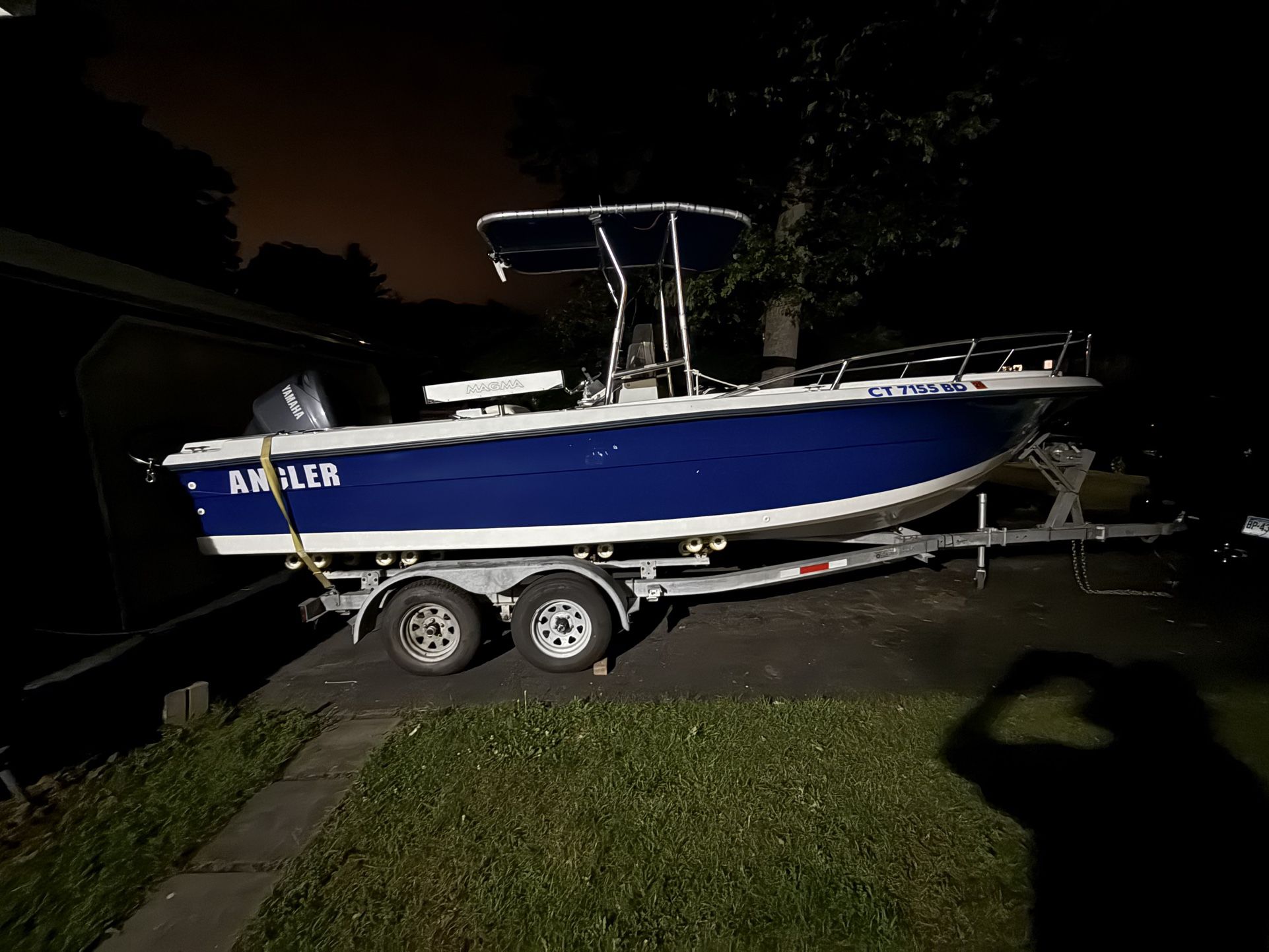 1993 Angler Center Console Boat