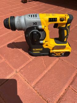Dewalt Rotary Hammer Drill 20v SDS 1in and Original 5ah battery