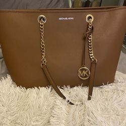 Michael Kors Authentic handbag/ Tote