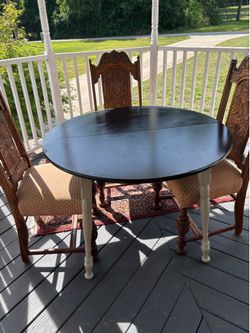 Round Wood table w 4 chairs