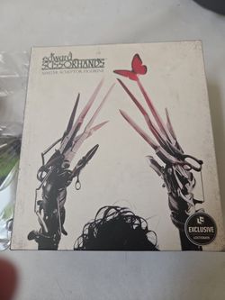 Loot crate edward scissorhands figurine