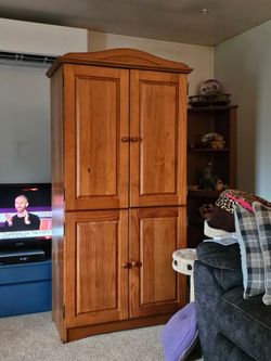 Solid Wood Armoire Cabinet for TV with Four Doors