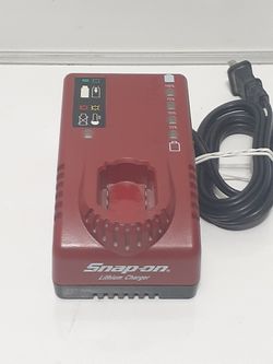 Snap-on 7.2v-14.4v CTC772 Lithium Charger. Good Condition.