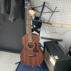 ACOUSTIC GUITAR 