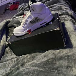 Jordan 5 White Supreme