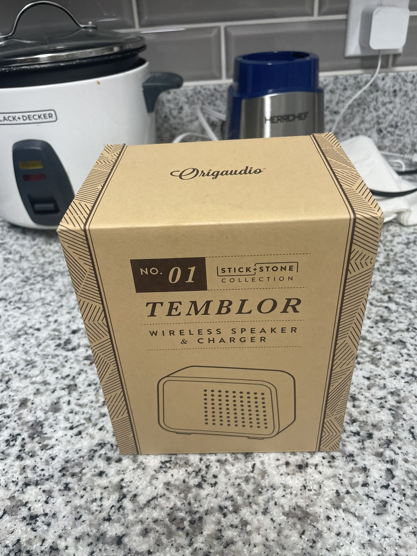 TEMBLOR BLUETOOTH SPEAKER