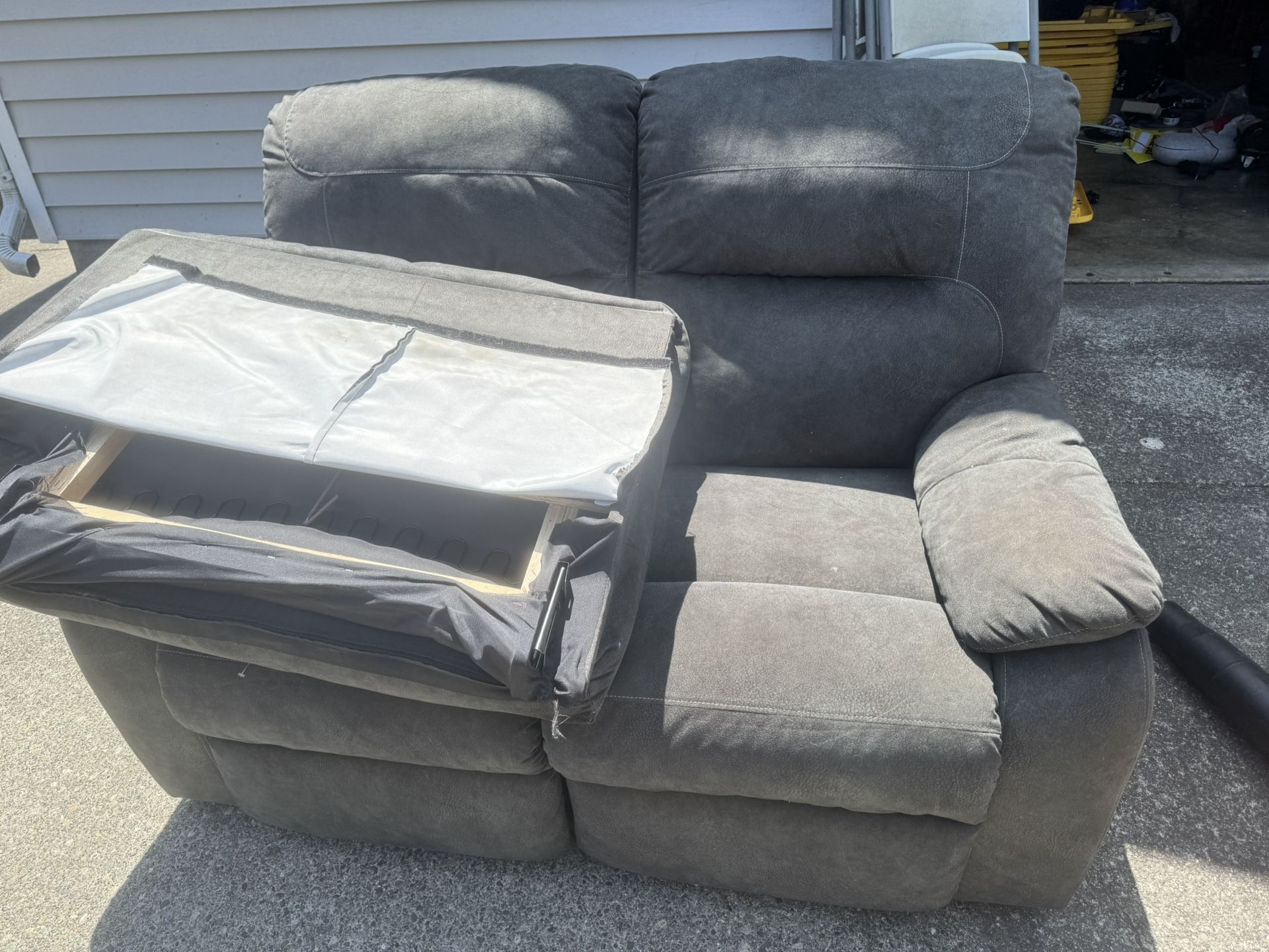 Reclinable Couch
