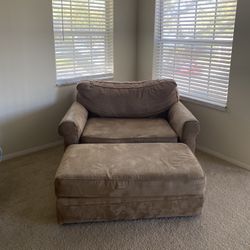 Jc Penny Roll Arm Chair with Pullout Bed
