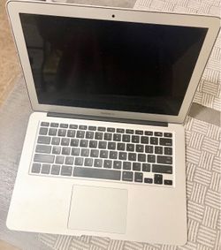 MacBook Air 13” 2017 Laptop