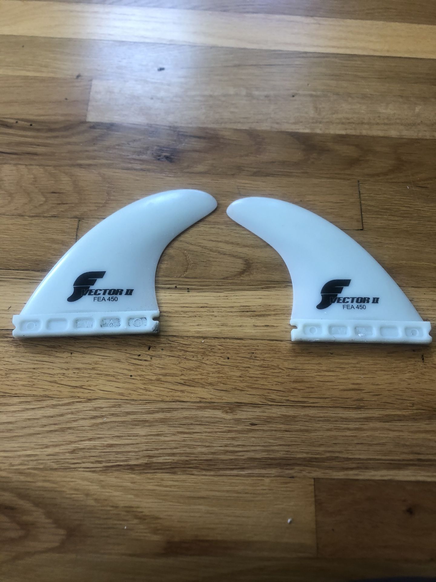 Surfboard fins